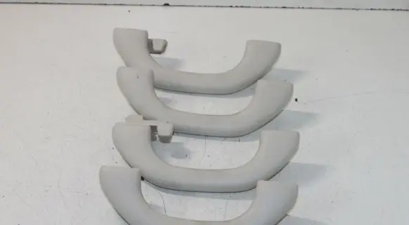 Volkswagen PASSAT CC Front interior roof grab handle