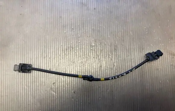 Toyota Avensis T270 Windshield washer spray nozzle 