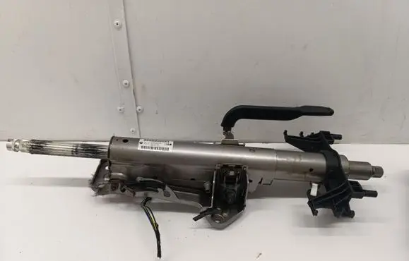 BMW 2 F46 Steering wheel axle 7046955