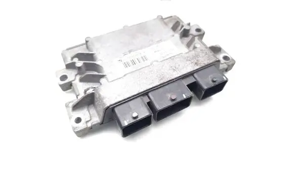 Renault Clio III Engine control unit/module 8200851165 8200700600 S120202116A