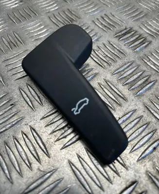 Volkswagen Golf VII Engine bonnet (hood) release handle 3G0823533