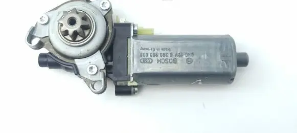 Mercedes-Benz C W204 Seat adjustment motor 0390203002 820418984