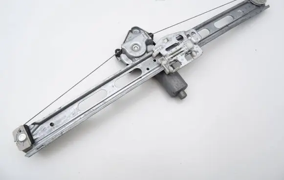 Mercedes-Benz A W168 Front door window regulator with motor 0130821673