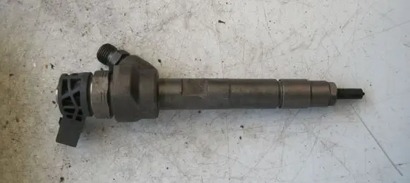 BMW 5 F10 F11 Fuel injector 7810702