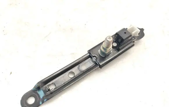 Toyota RAV 4 (XA30) Seat belt adjustment rail 52851A