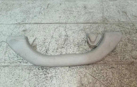 Volkswagen PASSAT B5.5 Rear interior roof grab handle 3B0857608