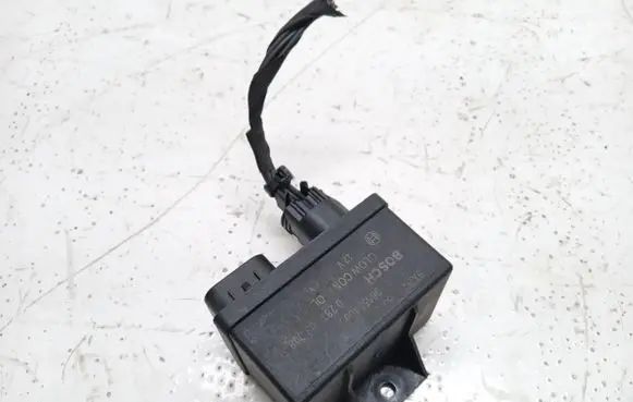 Citroen C5 Glow plug pre-heat relay 9665940680