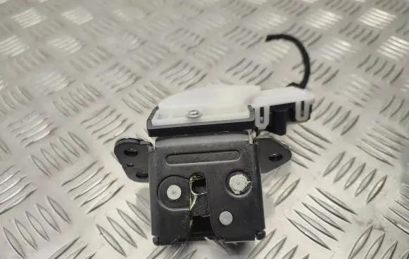 Mazda 3 Tailgate/trunk/boot lock/catch/latch