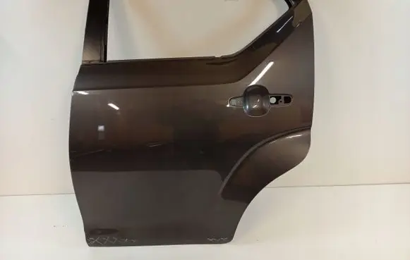 Suzuki Ignis Rear door