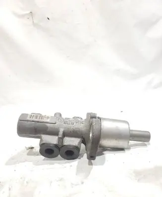 Volkswagen PASSAT B5.5 Master brake cylinder R02m2