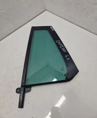 Rear vent window glass