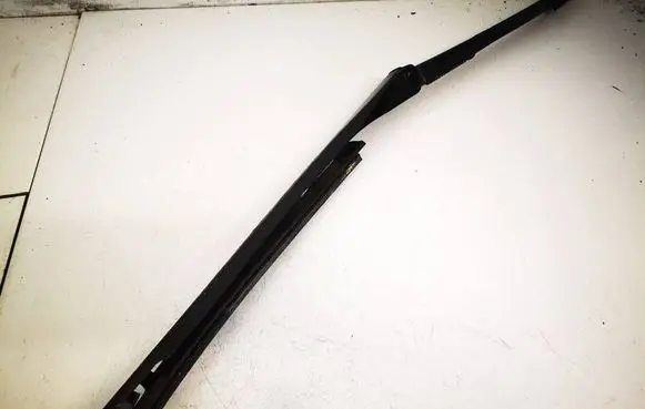 Front wiper blade arm