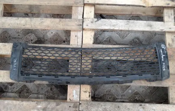 Land Rover Freelander 2 - LR2 Front bumper lower grill 17K946