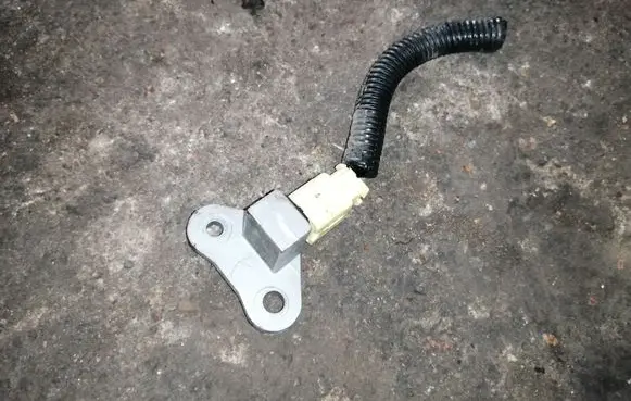Nissan X-Trail T31 Airbag deployment crash/impact sensor