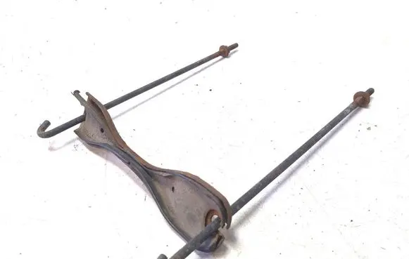 Suzuki Swift I Battery bracket 