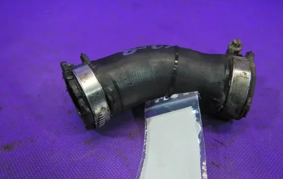 Audi A4 S4 B6 8E 8H Intercooler hose/pipe