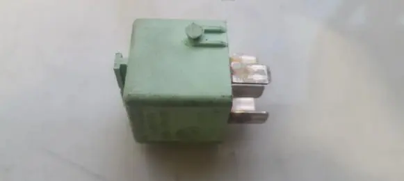 BMW 5 E39 Other relay 61368373700 61.368373700