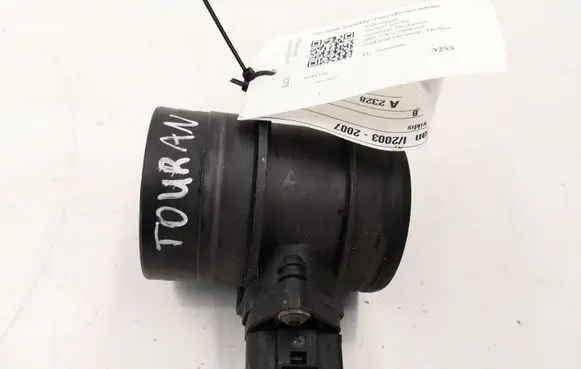 Volkswagen Touran I Mass air flow meter 074906861B
