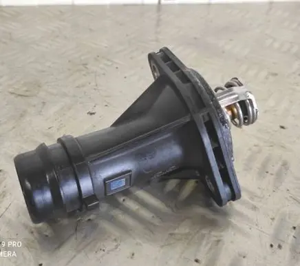 Hyundai Kona I Thermostat housing 2563104012