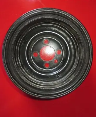 Volkswagen Polo V 6R Crankshaft pulley 038105243M
