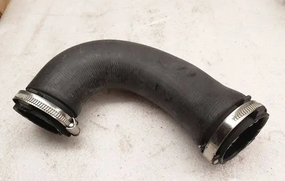 Intercooler hose/pipe