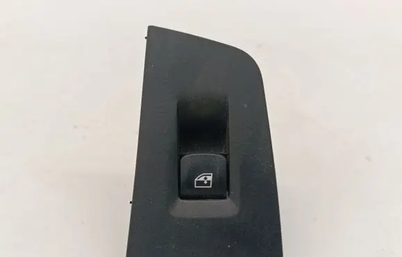 BMW 2 F44 Electric window control switch 7950756