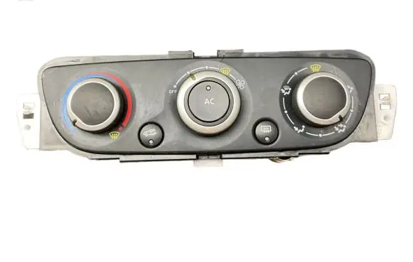 Renault Megane III Climate control unit E1072183A