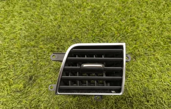 Audi A8 S8 D4 4H Dash center air vent grill 4H1820952A