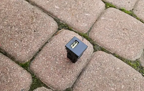 Toyota Camry VIII XV70 USB socket connector gniazdo-d czif