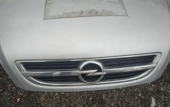 Opel Zafira A Front grill