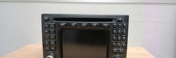 Mercedes-Benz ML W163 Radio/CD/DVD/GPS head unit A1638203689 7612001522