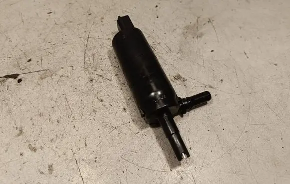 BMW X5 E70 Headlight washer pump 7217792
