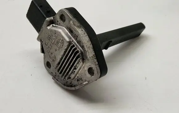 BMW 5 E60 E61 Oil level sensor 7508003