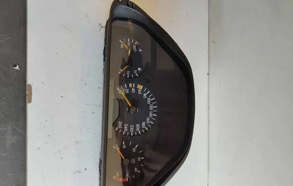 Mercedes-Benz E W210 Speedometer (instrument cluster) 87001345