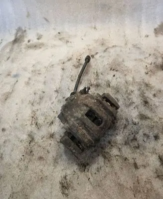 BMW 5 E34 Front brake caliper