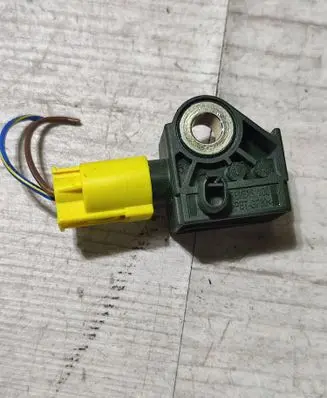Mercedes-Benz GLK (X204) Airbag deployment crash/impact sensor A1729056000