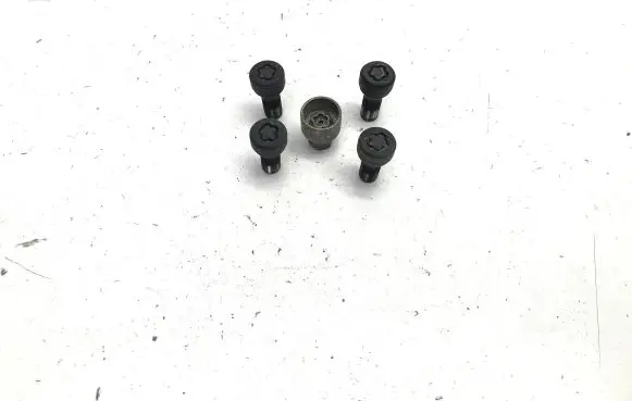 BMW 2 F44 Nuts/bolts 
