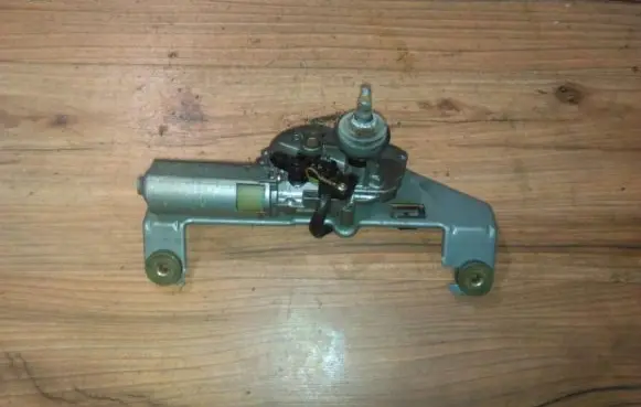 Volvo S40, V40 Rear window wiper motor 0390201529