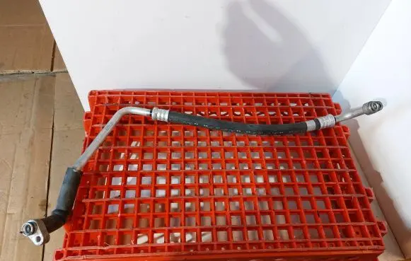 Lexus CT 200H Air conditioning (A/C) pipe/hose