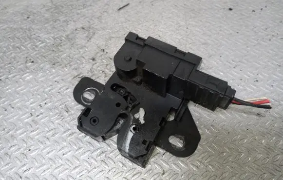 Fiat Stilo Tailgate window lock/catch/latch 65006100