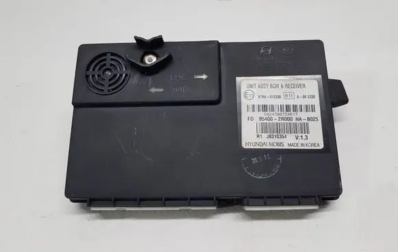 Hyundai i30 Antenna control unit 954002R000