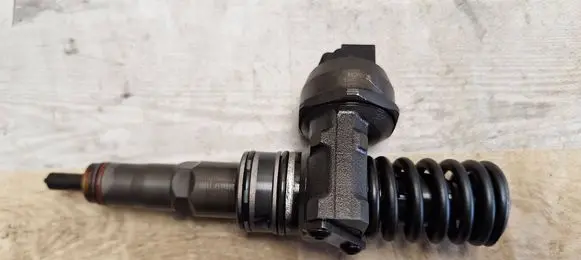 Fuel injector