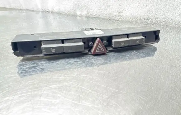 Opel Zafira B Hazard light switch 13100109