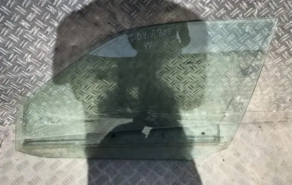 Volkswagen Caddy Front door window glass four-door