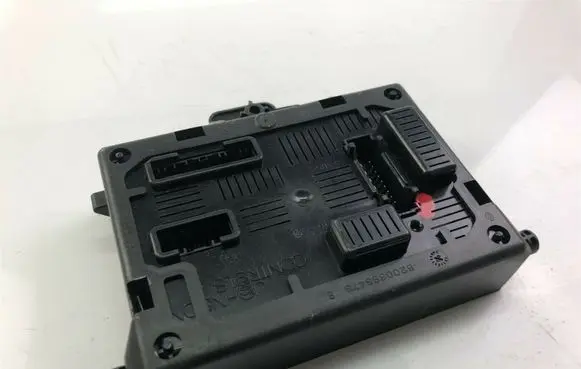 Renault Clio III Other control units/modules 8201054119 F661