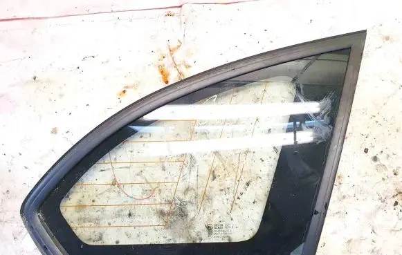 Chevrolet Captiva Rear side window