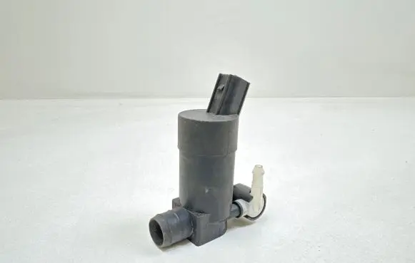 Ford Focus C-MAX Windscreen/windshield washer pump 670713