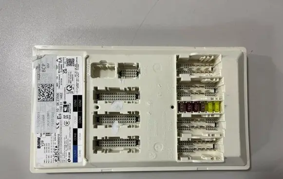 BMW X7 G07 Central body control module 5B3C128 5B8E989