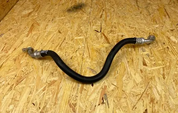 Volvo XC90 Air conditioning (A/C) pipe/hose 31497390