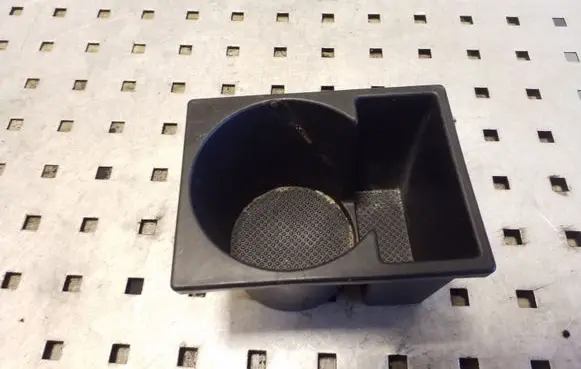 Cup holder front